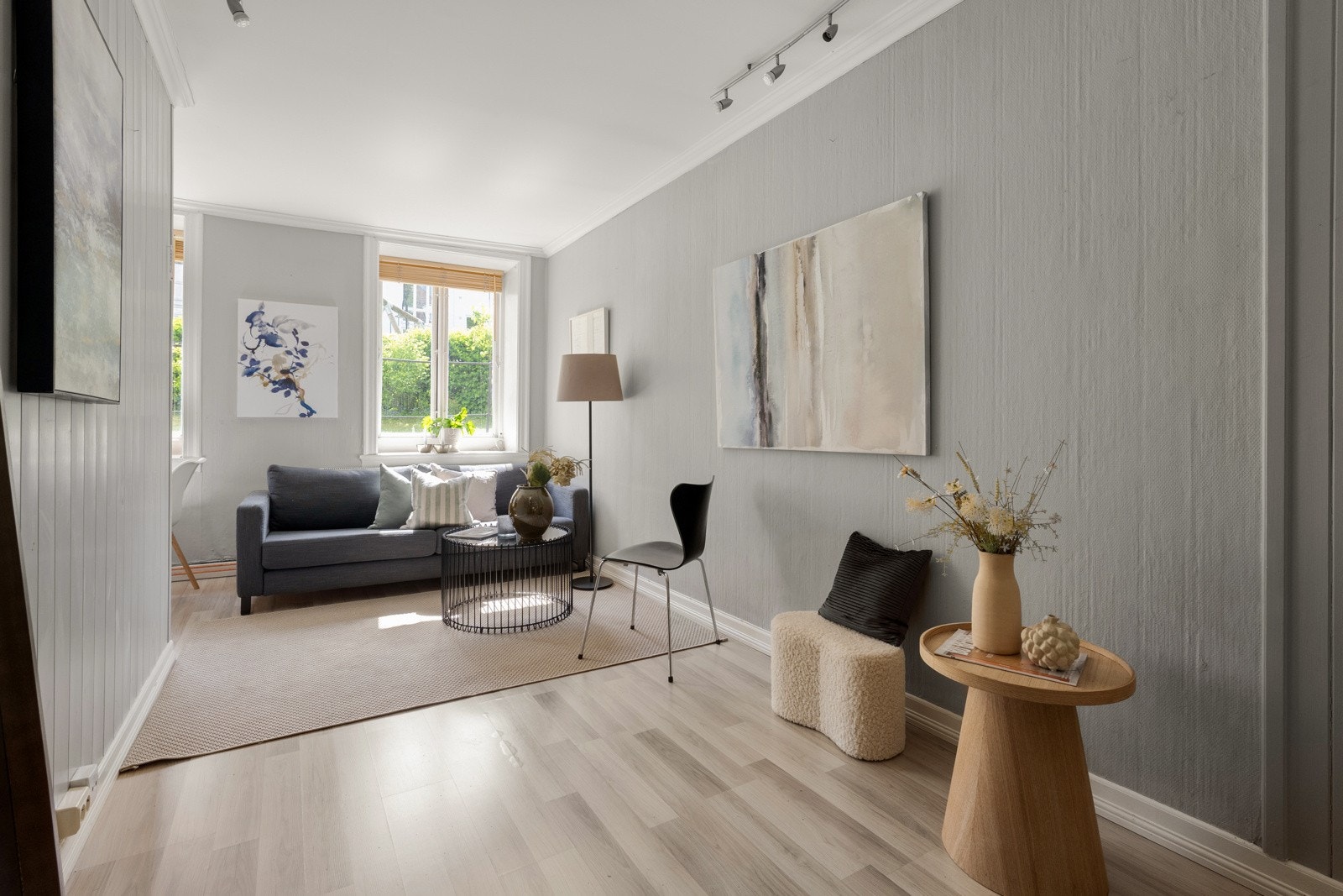 Lys og romslig 2-roms sokkelleilighet Galleribilde