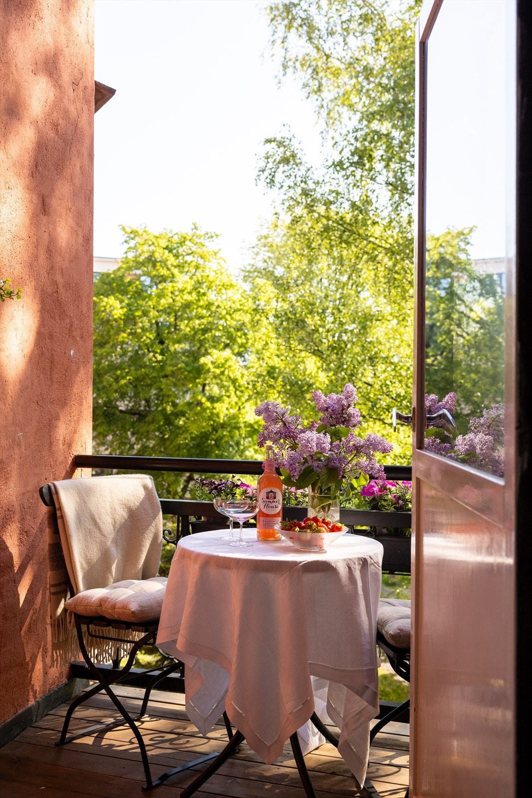 Balkongen har utgang fra hovedsoverommet. Galleribilde