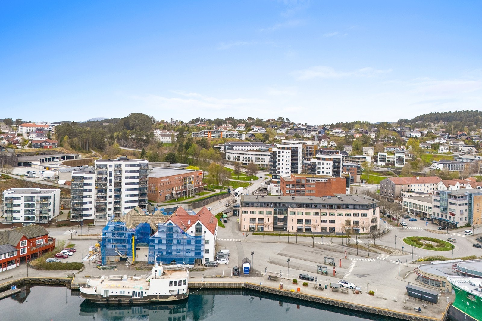 Leirvik sentrum Galleribilde