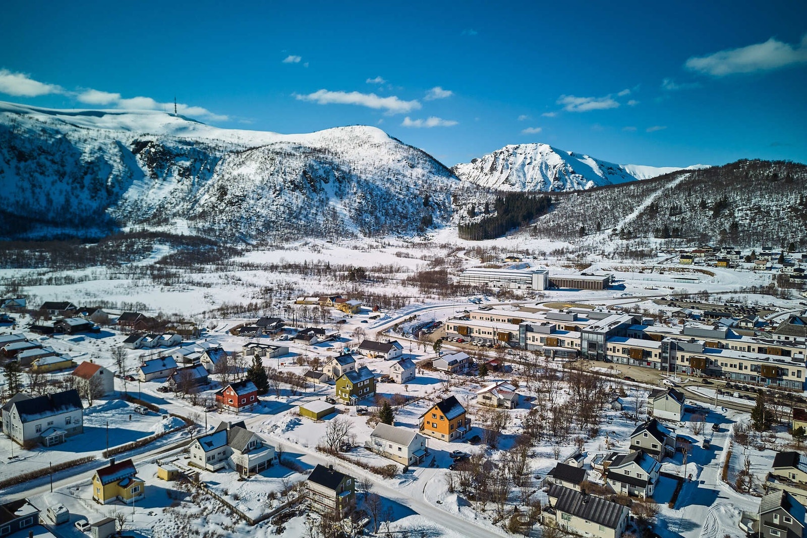Kort vei til marka, skiløyper, idrettsanlegg og sykehuset. Galleribilde