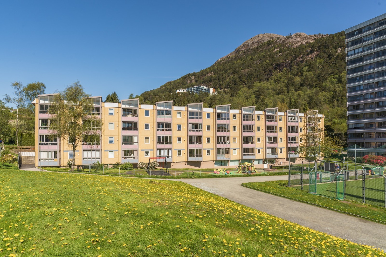 Dette er av de mest attraktive borettslagene i Bergen Vest der de fleste bør kunne trives. Galleribilde