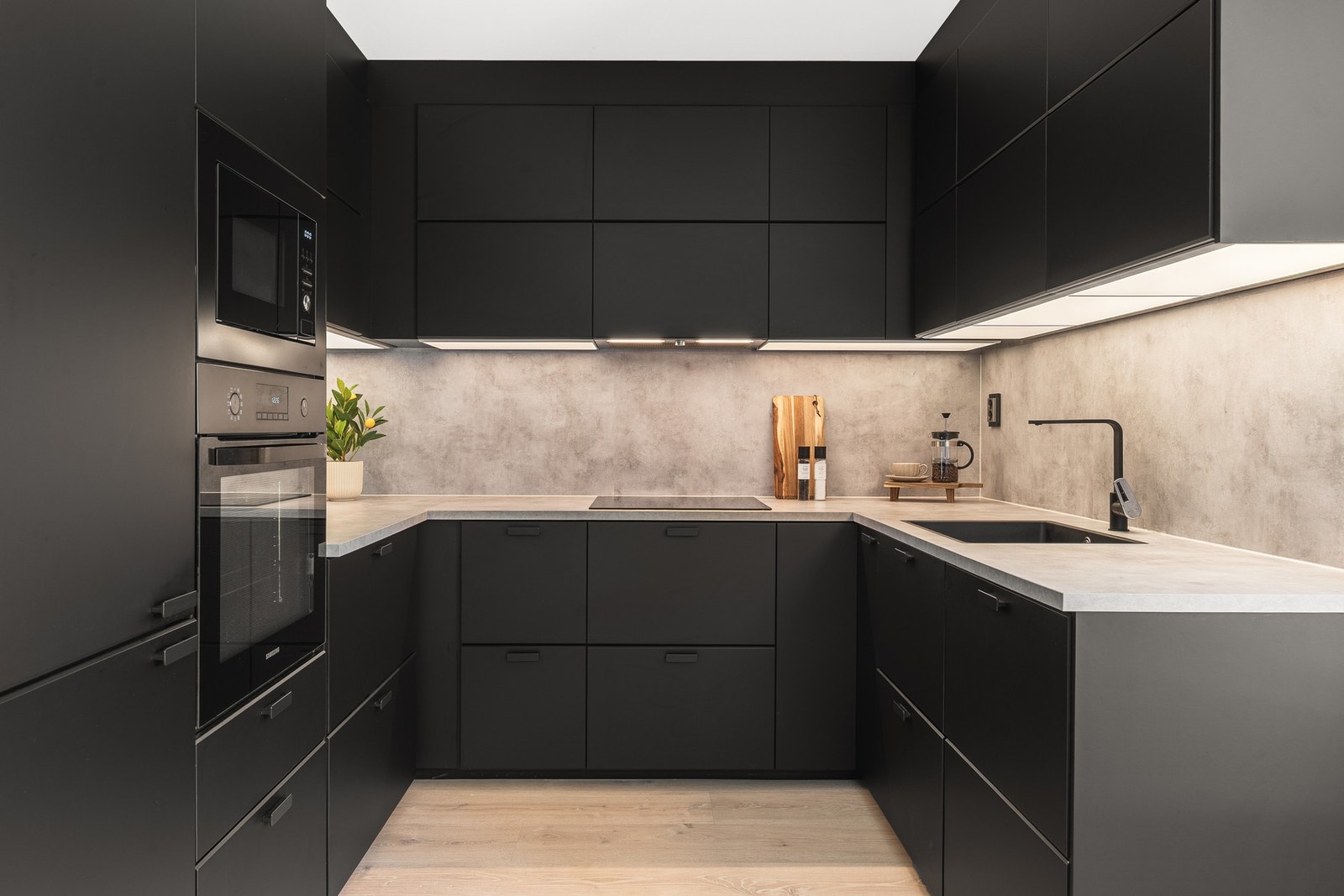 Kjøkkeninnredningen er fra 2022 og levert av IKEA. Galleribilde