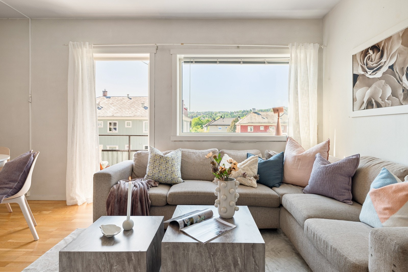 Proaktiv Eiendomsmegling ved Eirik Døsen har gleden av å presentere en innbydende 5-roms selveier med særdeles sentral beliggenhet på Elgeseter. Galleribilde