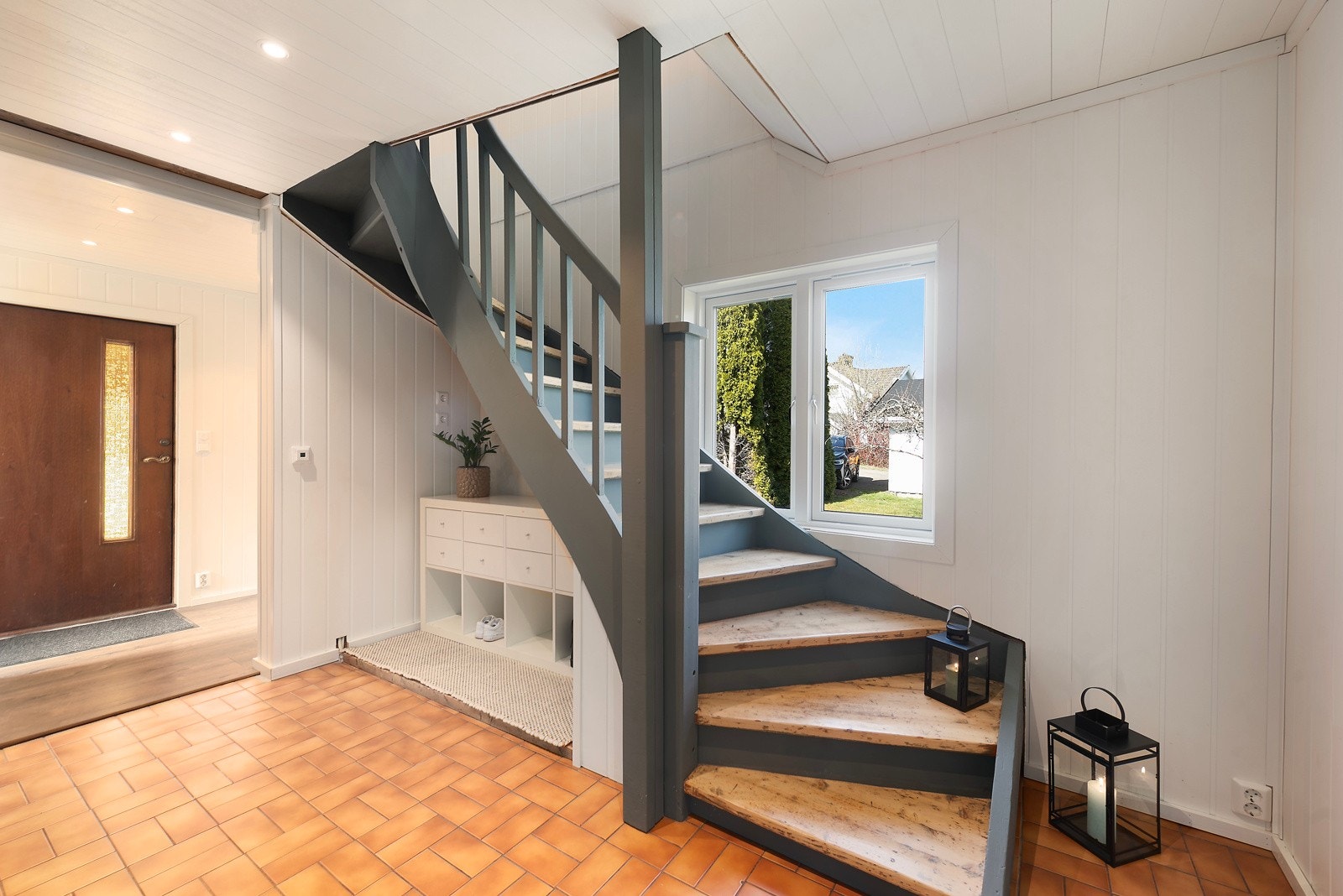 Gang med trapp opp til andre etasje Galleribilde