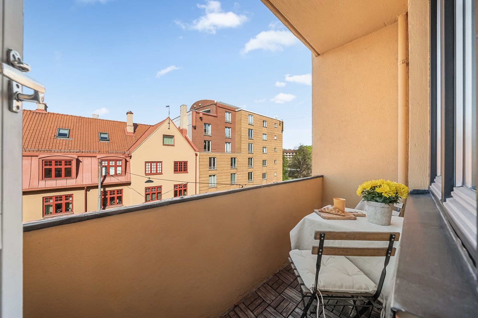 Her kan du nyte morgenkaffen med sol i ansiktet, slappe av etter jobb med en god bok, eller invitere venner til en lun sommerkveld under åpen himmel. Galleribilde