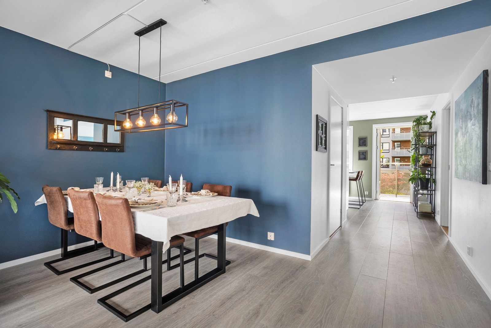 Her har du plass til et stort spisebord. Galleribilde