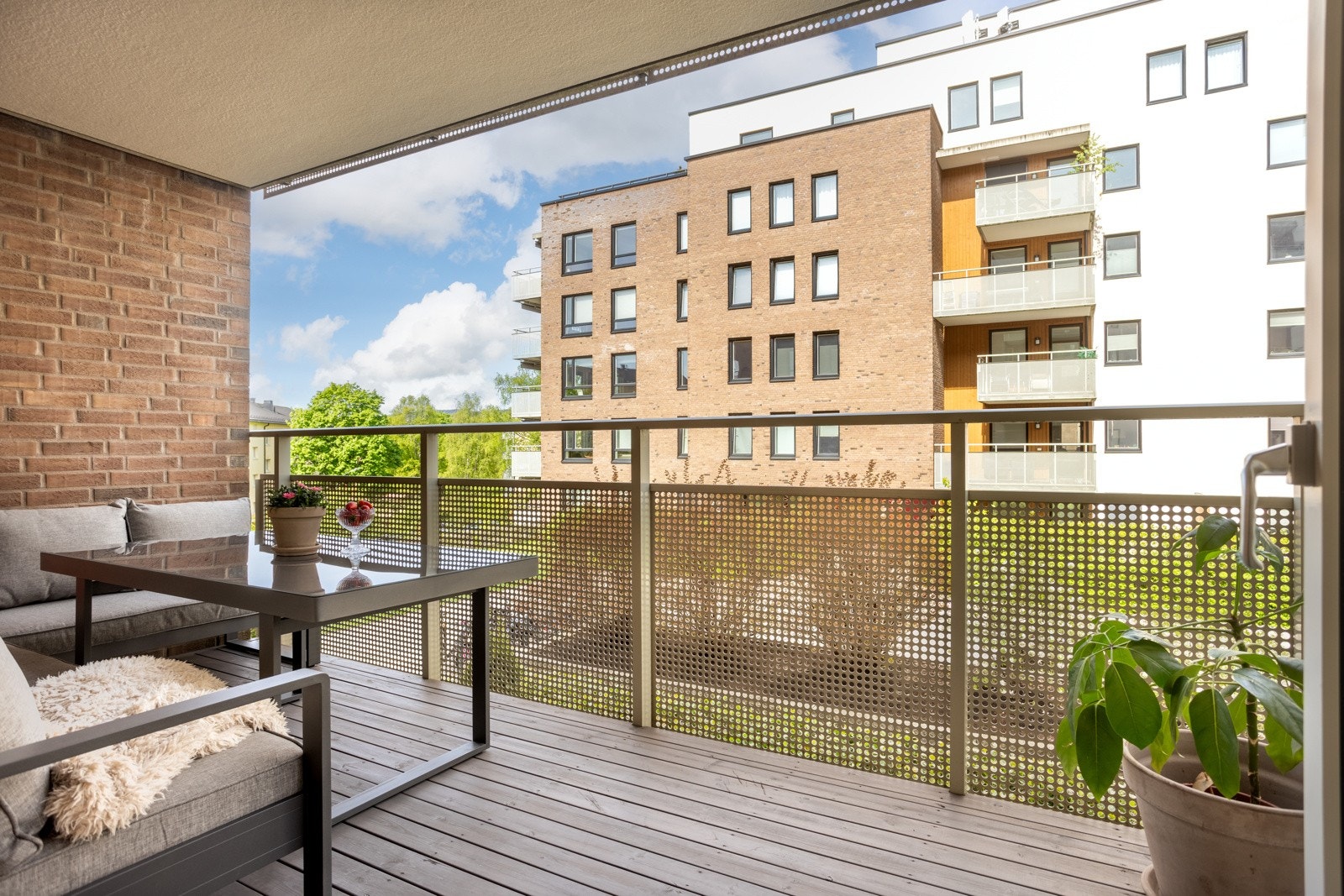 Her har du god plass til lounge eller spisebord. Galleribilde