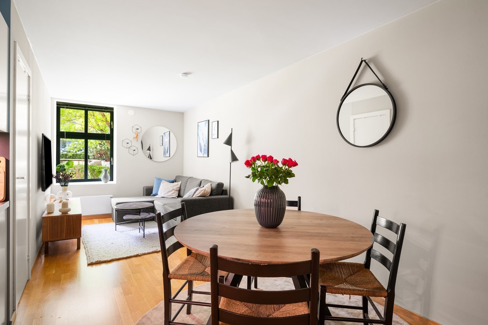 Velkommen til Enebakkveien 15 - Presentert av Joakim Hjelm ved Nordvik Bolig! Galleribilde