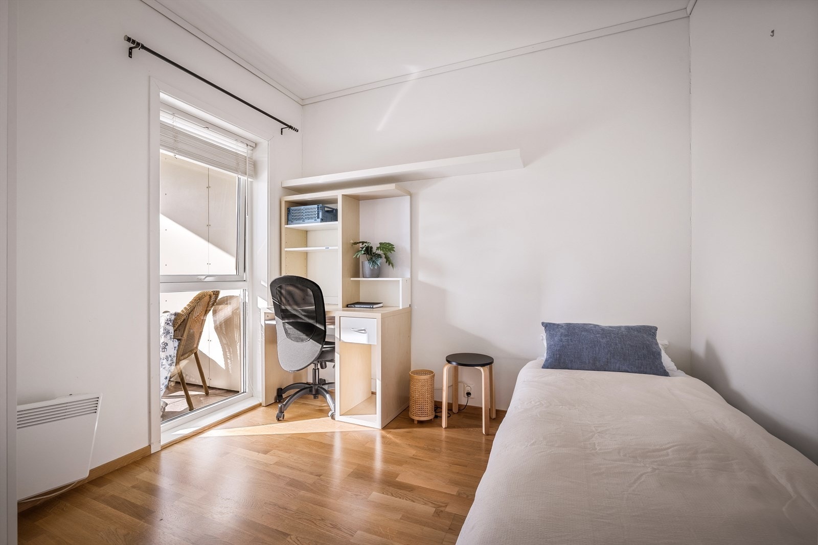 Soverom 2 er på 8 m², med tilkomst fra stuen. Galleribilde