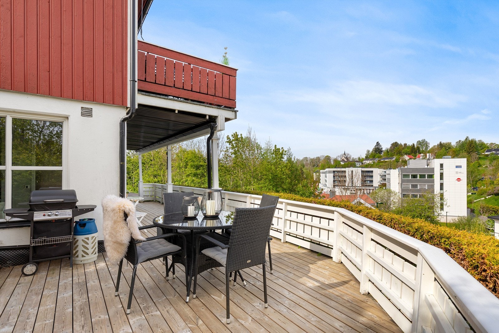 35 kvm med privat og usjenert markterrasse med fantastiske solforhold Galleribilde