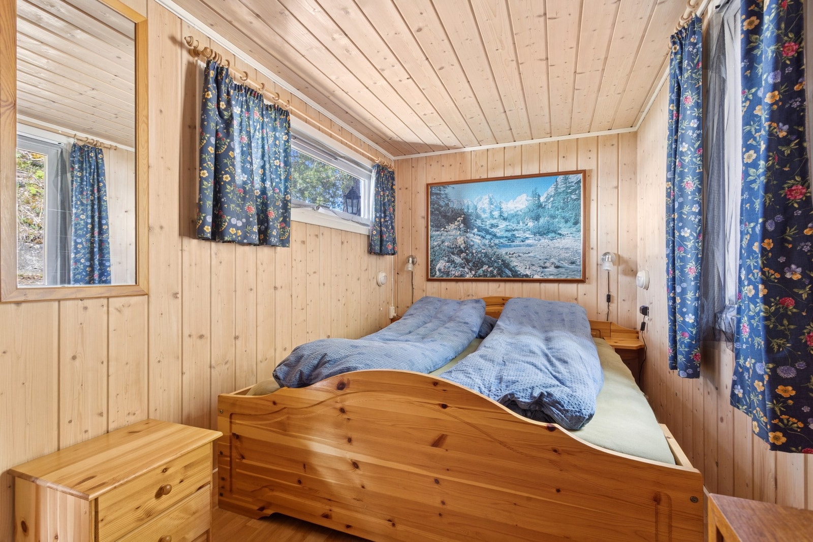 Hovedsoverommet er luft med god plass til dobbeltseng. Galleribilde