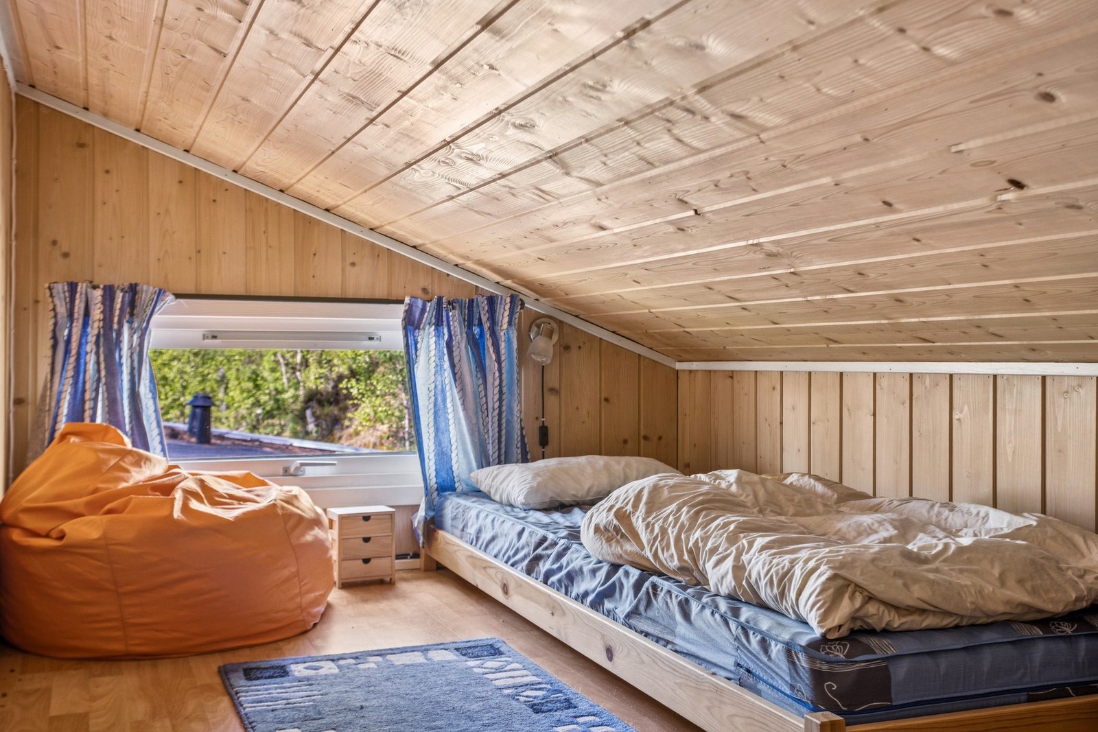 Loftet er innredet til soverom. Galleribilde