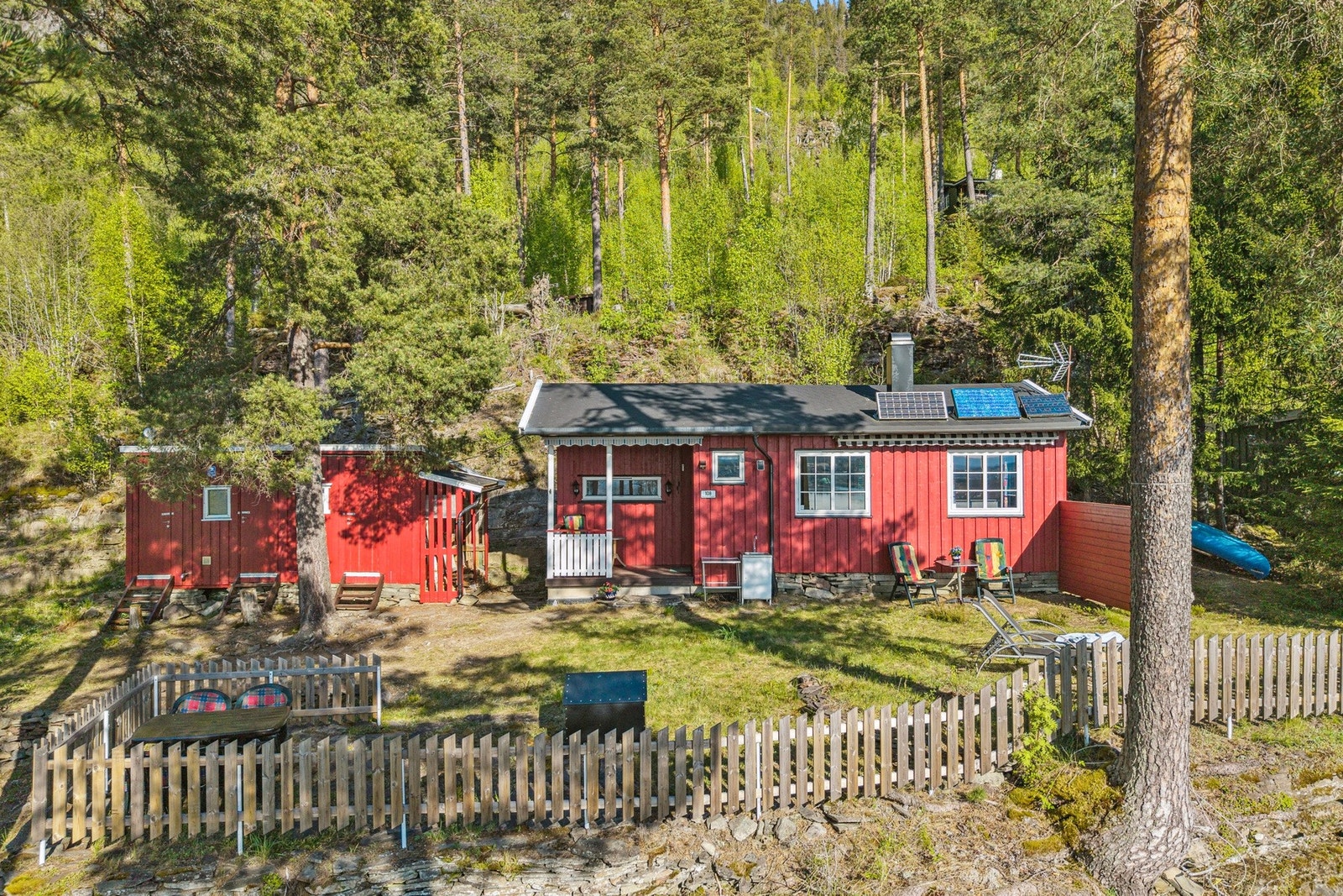 Denne fritidseiendommen har en usjenert beliggenhet mellom Åsa og Sundvolden. Galleribilde