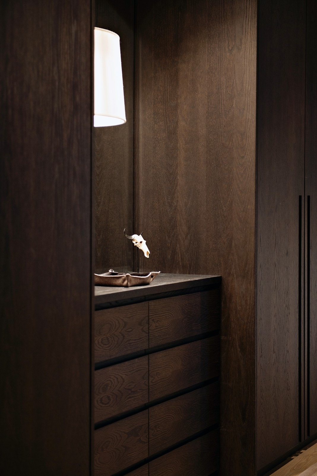 Garderobeskap i hallen Galleribilde