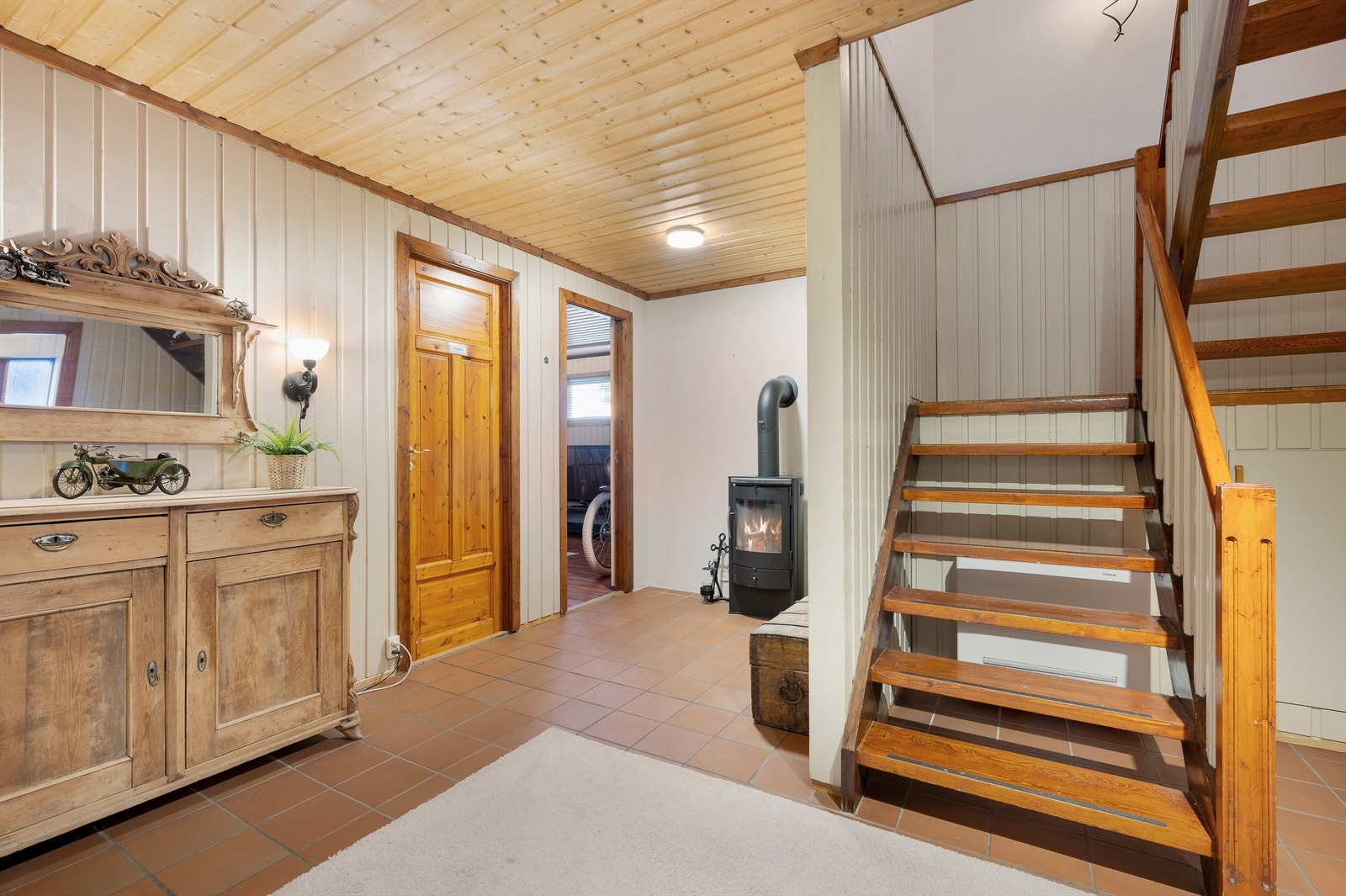 Hallen er romslig med sine 19 kvm. Galleribilde