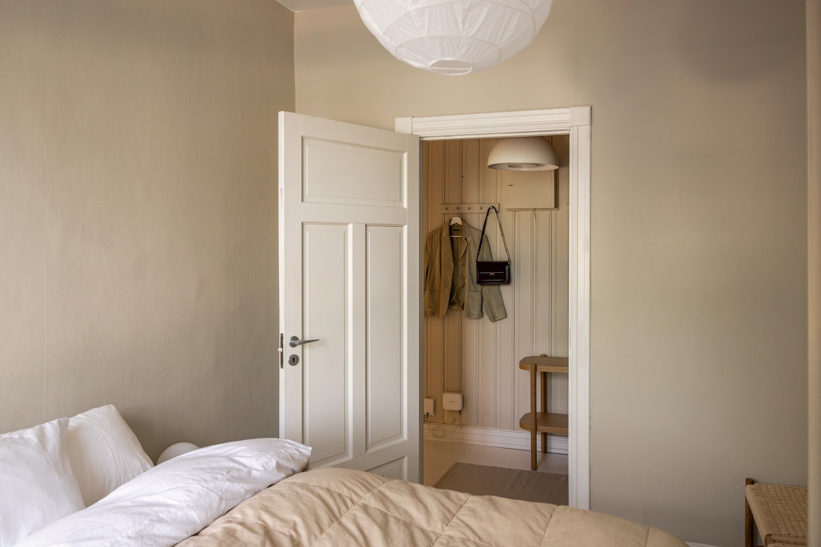 Soverommet vender mot bilfritt gårdsrom. Galleribilde