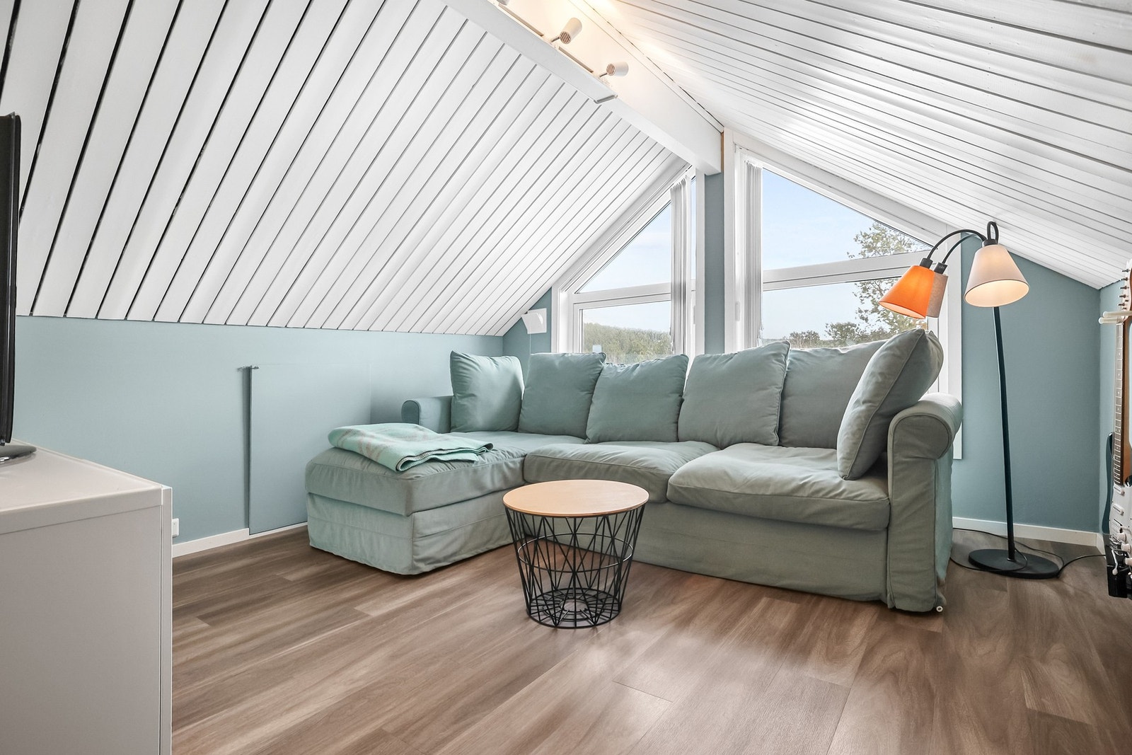 Hems hvor det er innredet loftsstue (rommet er ikke godkjent for varig opphold) Galleribilde