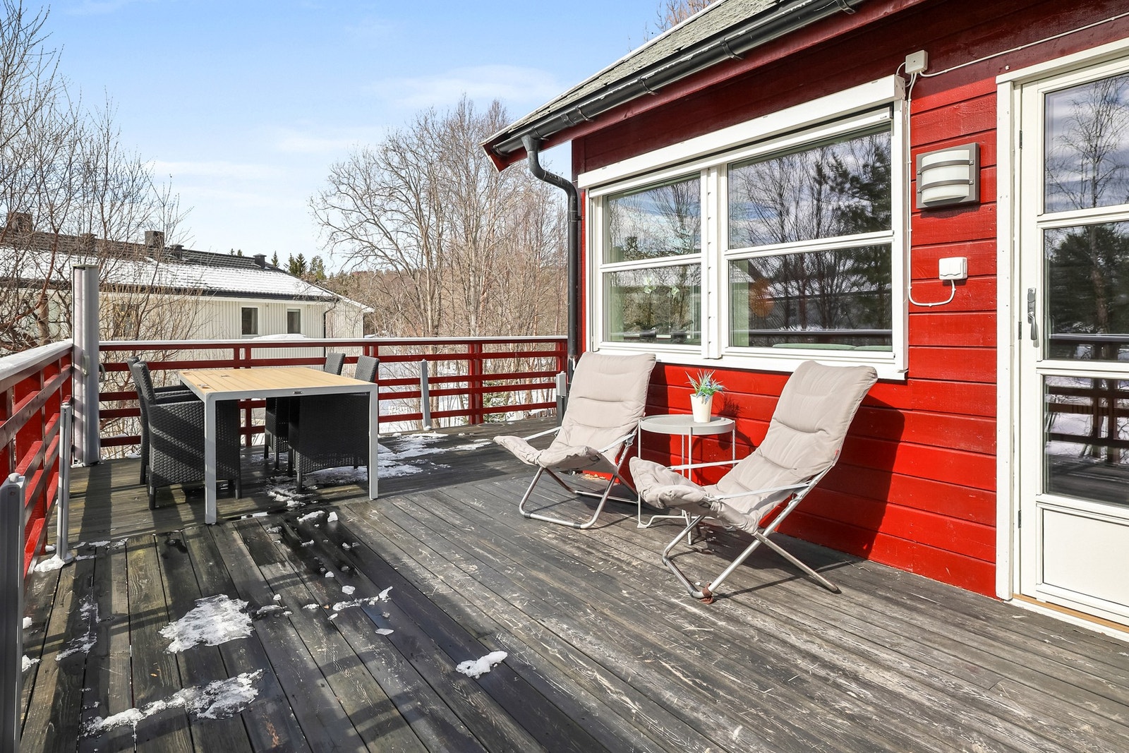 Utgang til balkong fra stue Galleribilde