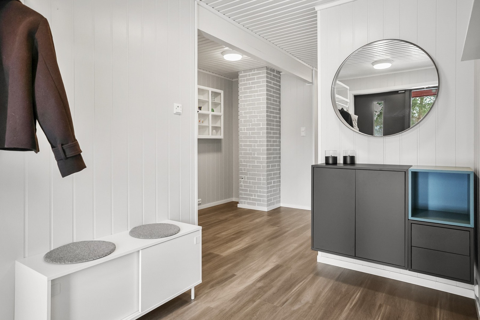 Entré / gang Galleribilde