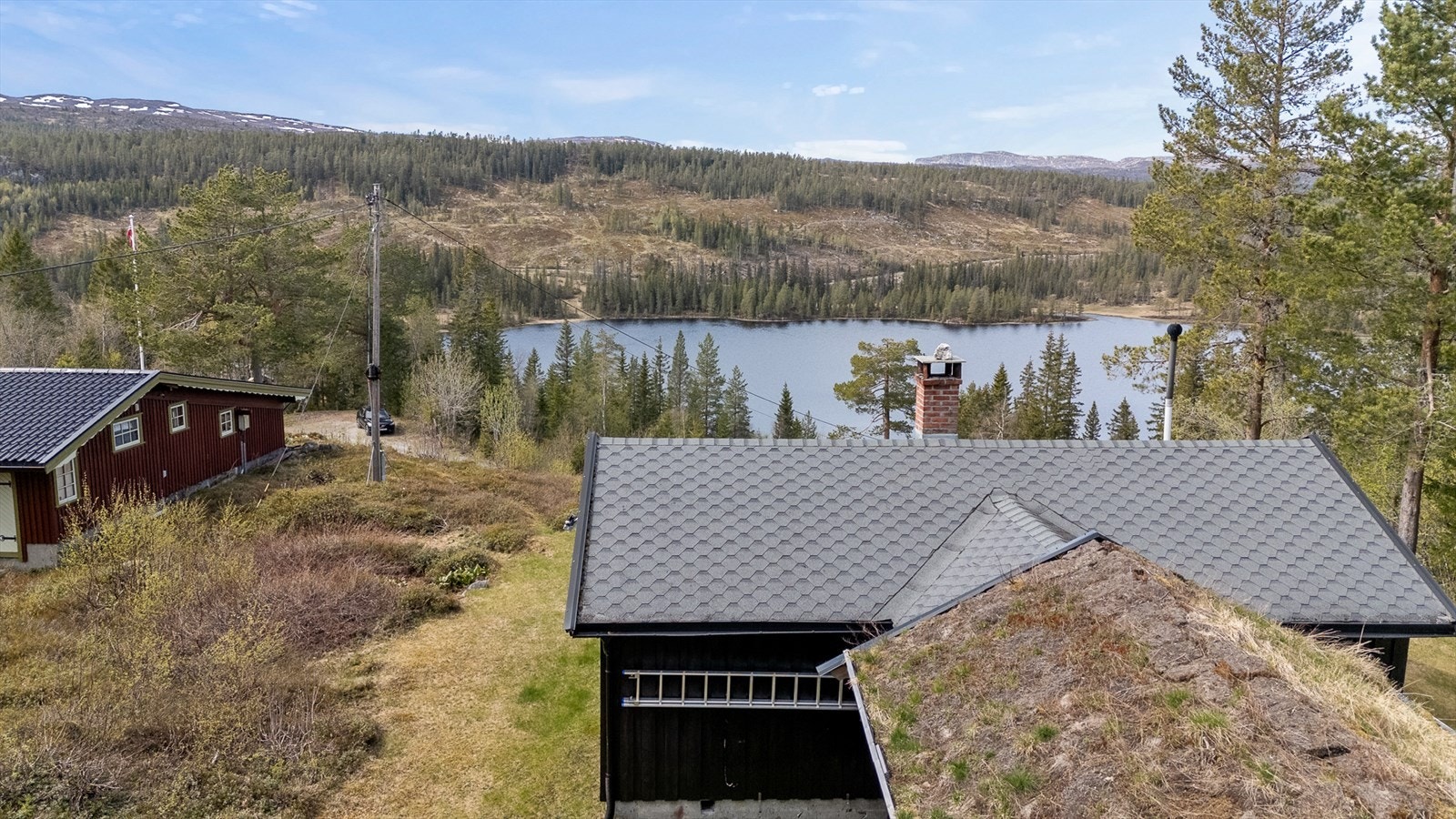 Fra hytta er den en flott utsikt mot bl.a. Bjørvatnet Galleribilde