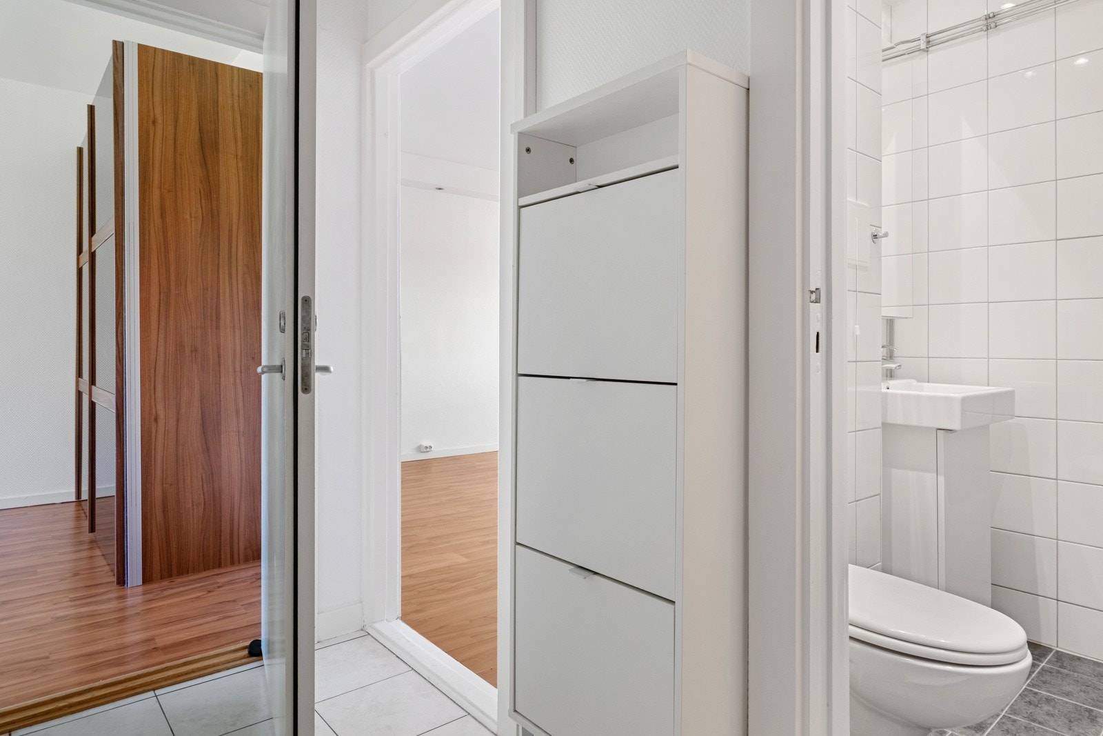 Entréen er lys og innbydende. Galleribilde