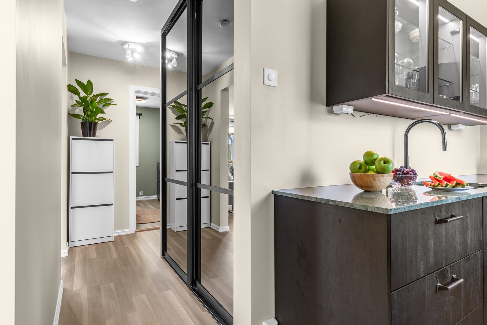 Boligen har adskilt kjøkken Galleribilde