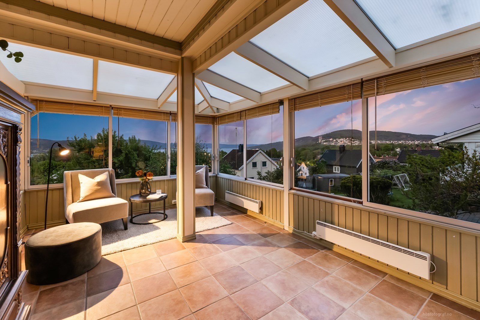 Utestue/ hagestue med flotte sol- og utsiktsforhold Galleribilde