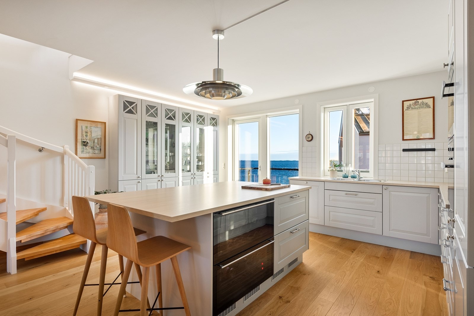 Kjøkkenet som er fra den norske kvalitetsleverandøren Sigdal, er både stilrent og funksjonelt. Galleribilde