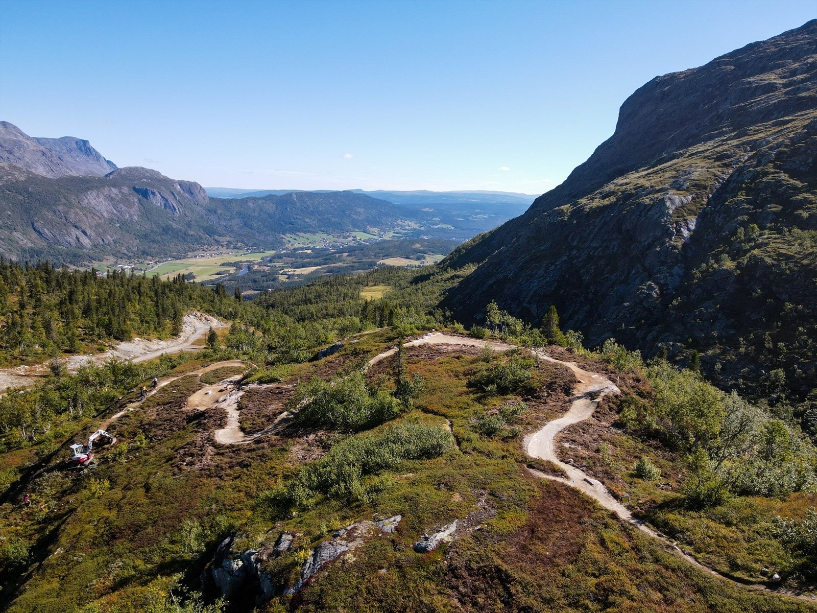 På bildet ser du sykkelstien ned Sentrumsløypa som gir deg bike in/bike out fra Nyørk. Foto Lars Storheim, Hallingdal Rides. Galleribilde