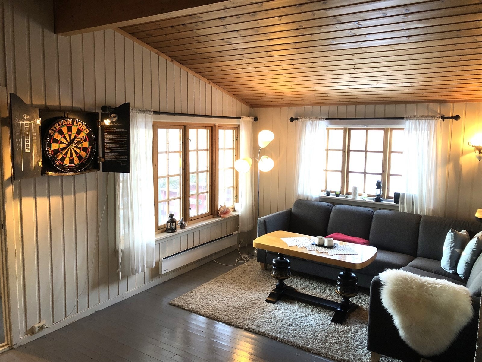 Romslig stuedel Galleribilde