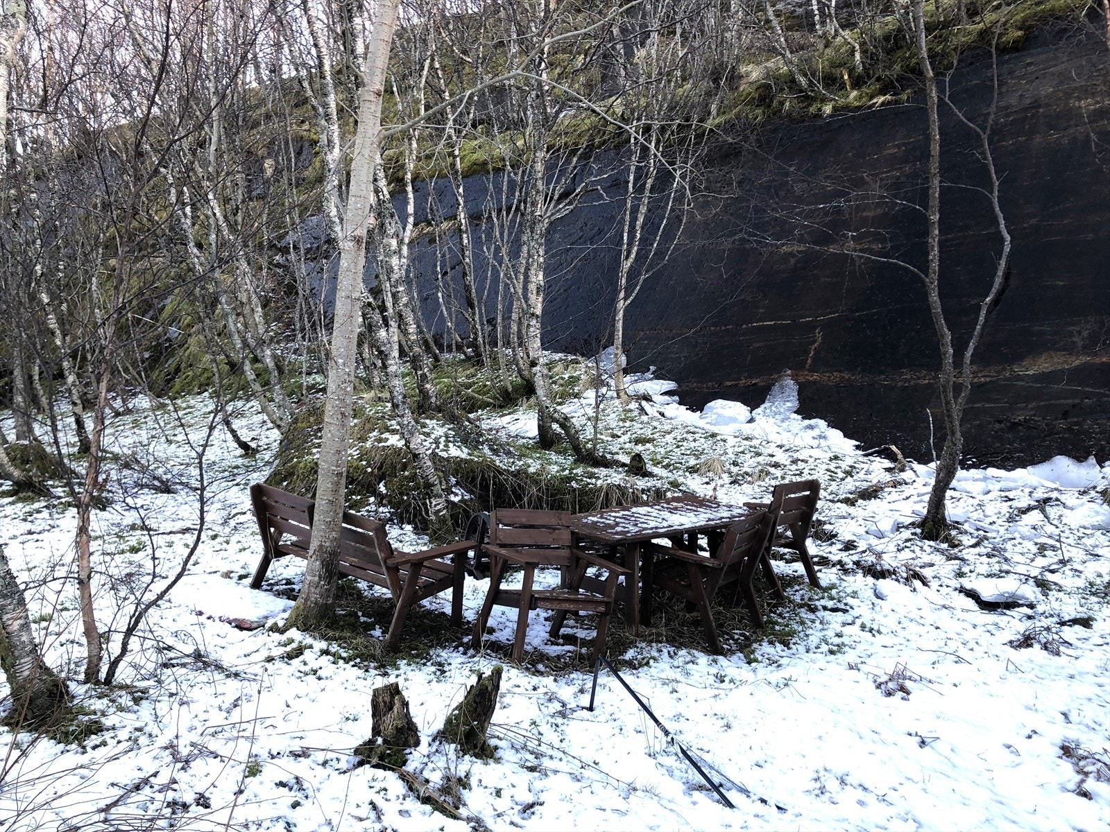 Sitteseksjon utenfor hytten Galleribilde