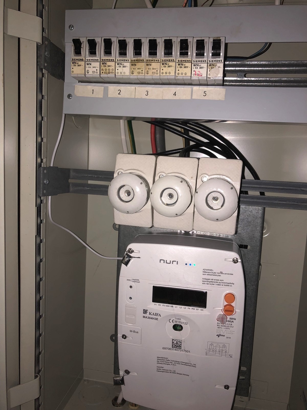 Sikringsskap i gangen på det ene soverommet Galleribilde