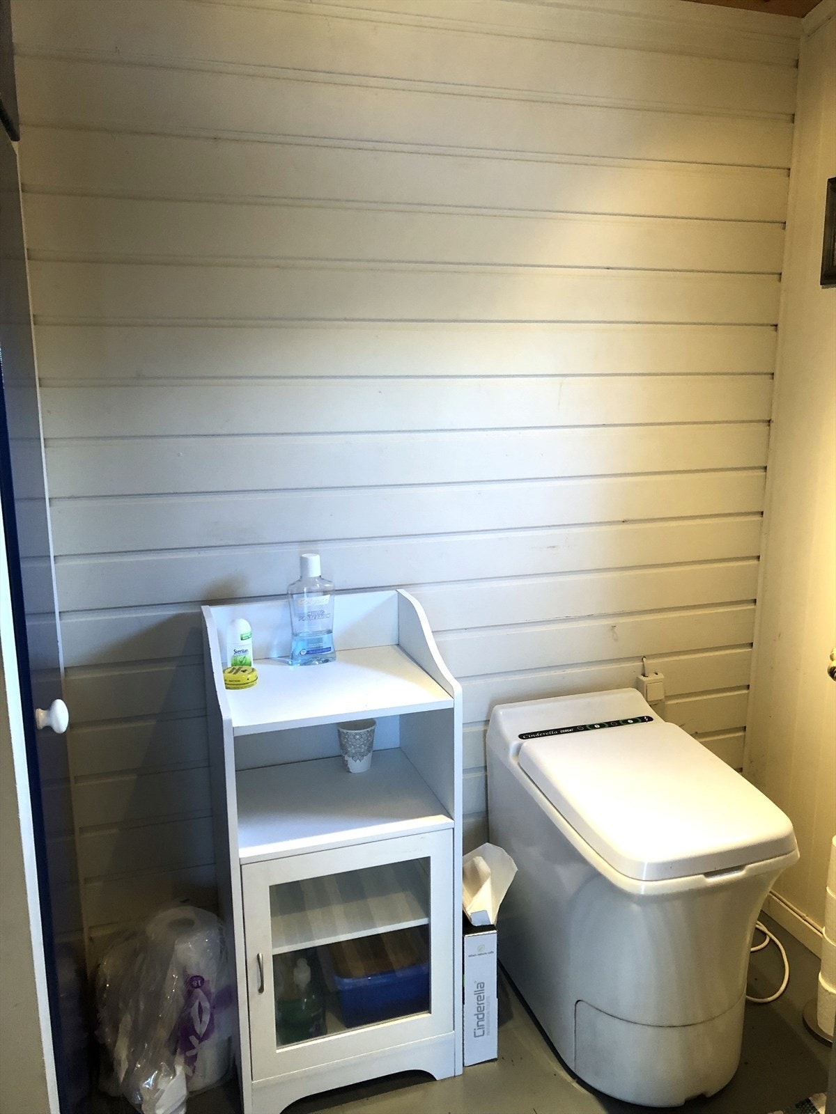 Wc- rom med forbrenningstoalett Galleribilde