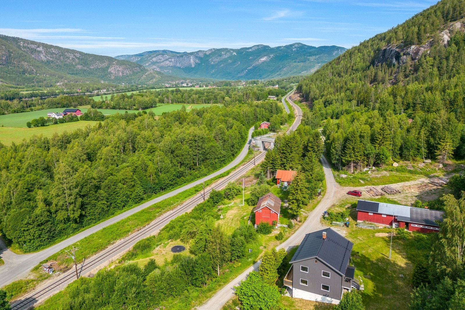 Tomten måler ca.
2201,2 kvadratmeter Galleribilde