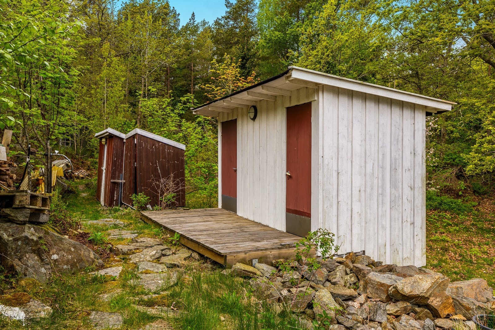 Uthus med lagerrom og biodo. Galleribilde