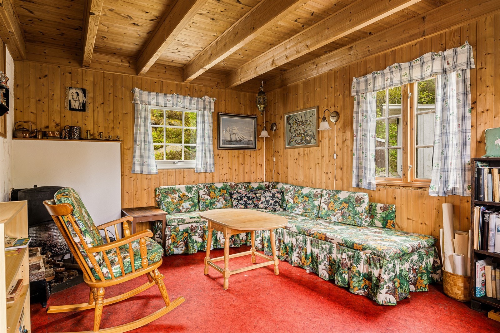 Stue med peisovn. Galleribilde