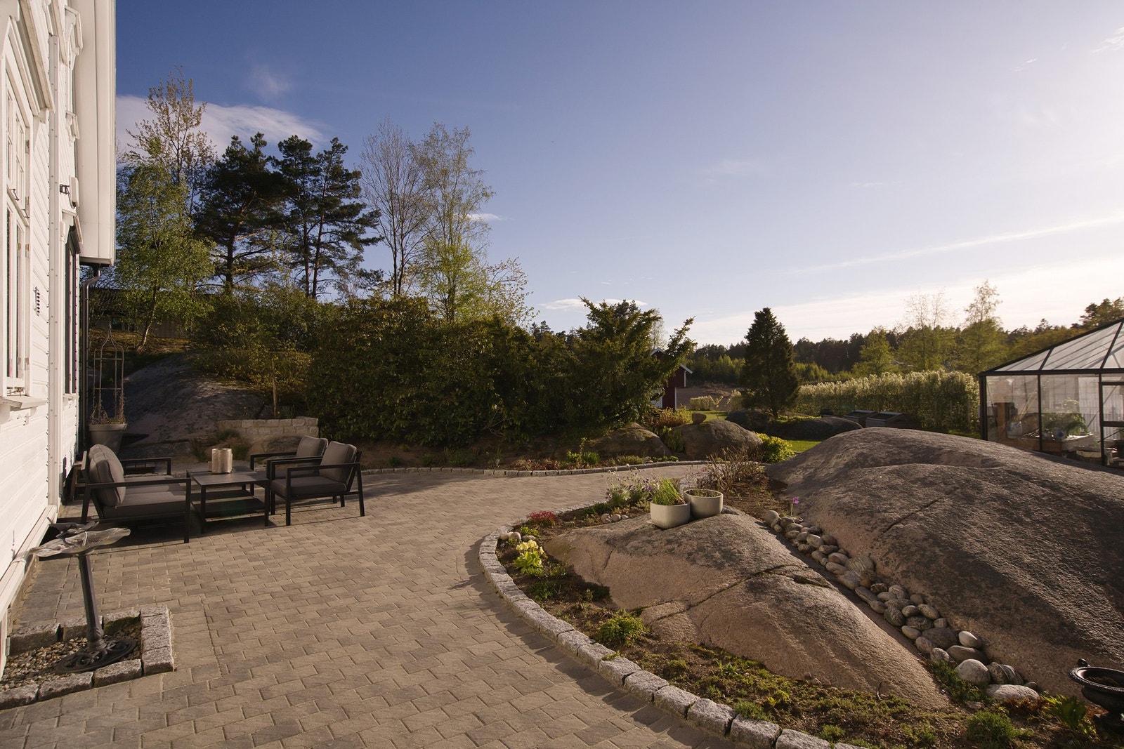 Fantastisk uteområde som er arkitekttegnet og nøye gjennomtenkt. Galleribilde