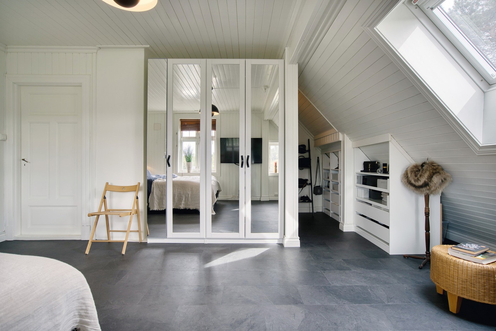 Dette er romslig med egen walk-in garderobe. Galleribilde