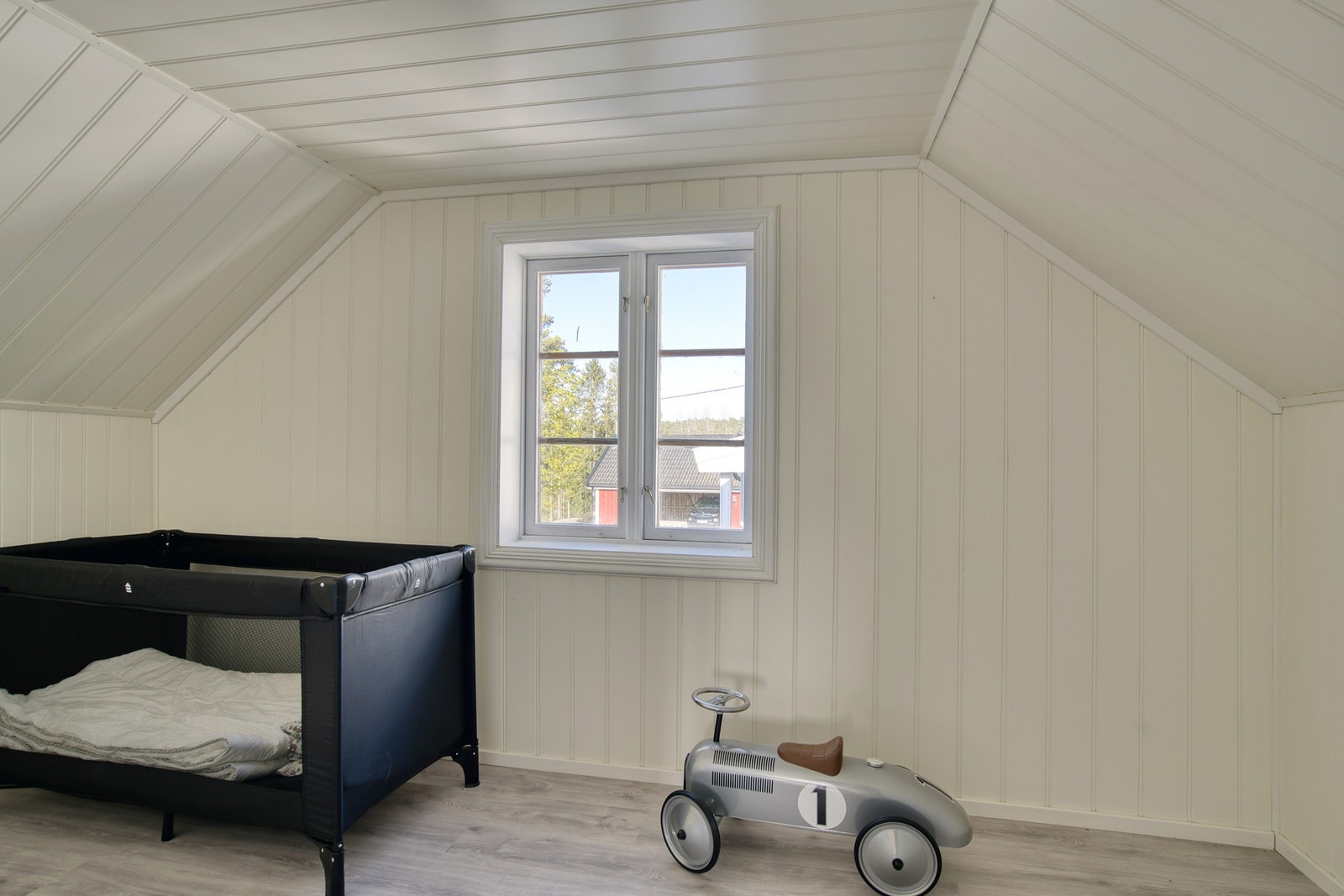 Innredet rom i bryggerhuset. Rommet er ikke godkjent for rom for varig opphold. Galleribilde