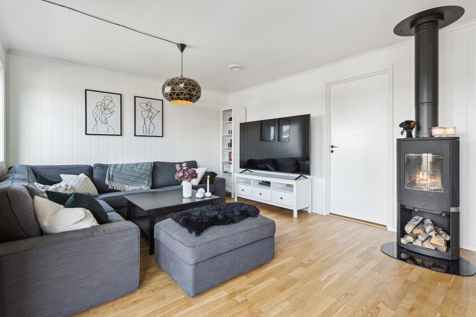 Stue med inngang til det tredje soverommet Galleribilde