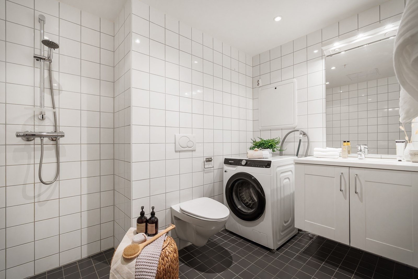 - Lyst, helfliset bad på 4,7 m² - Galleribilde