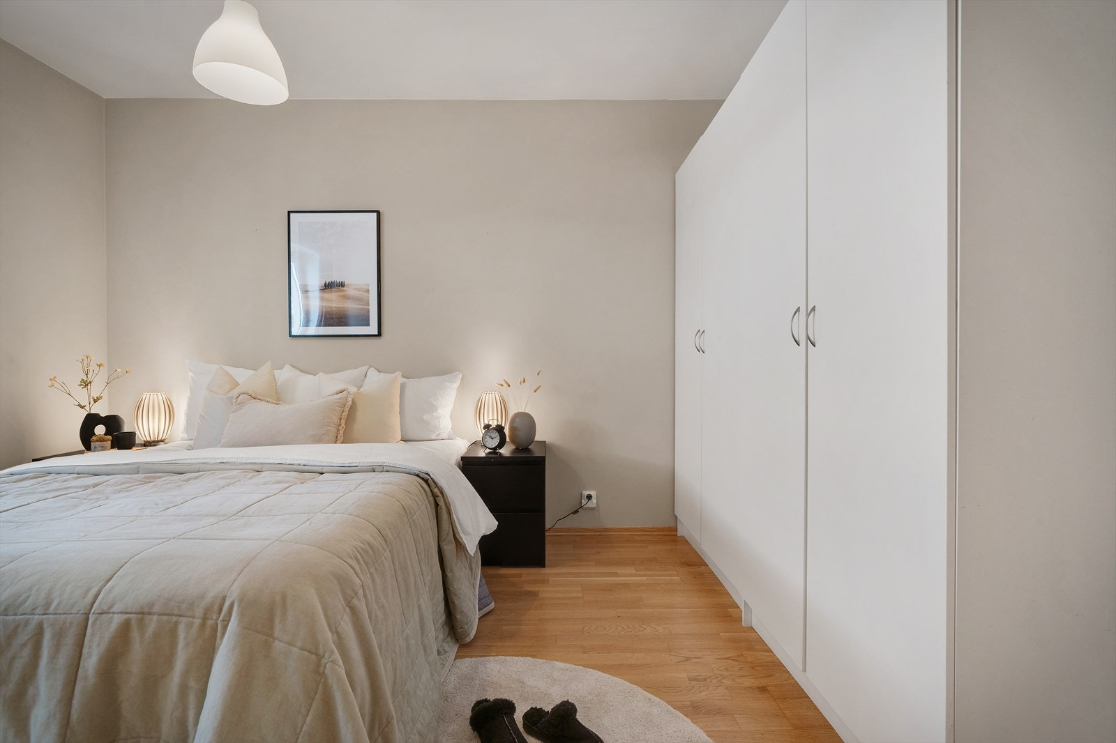 - Listefrie overganger fra vegg til tak gir en sømløs og elegant finish - Galleribilde