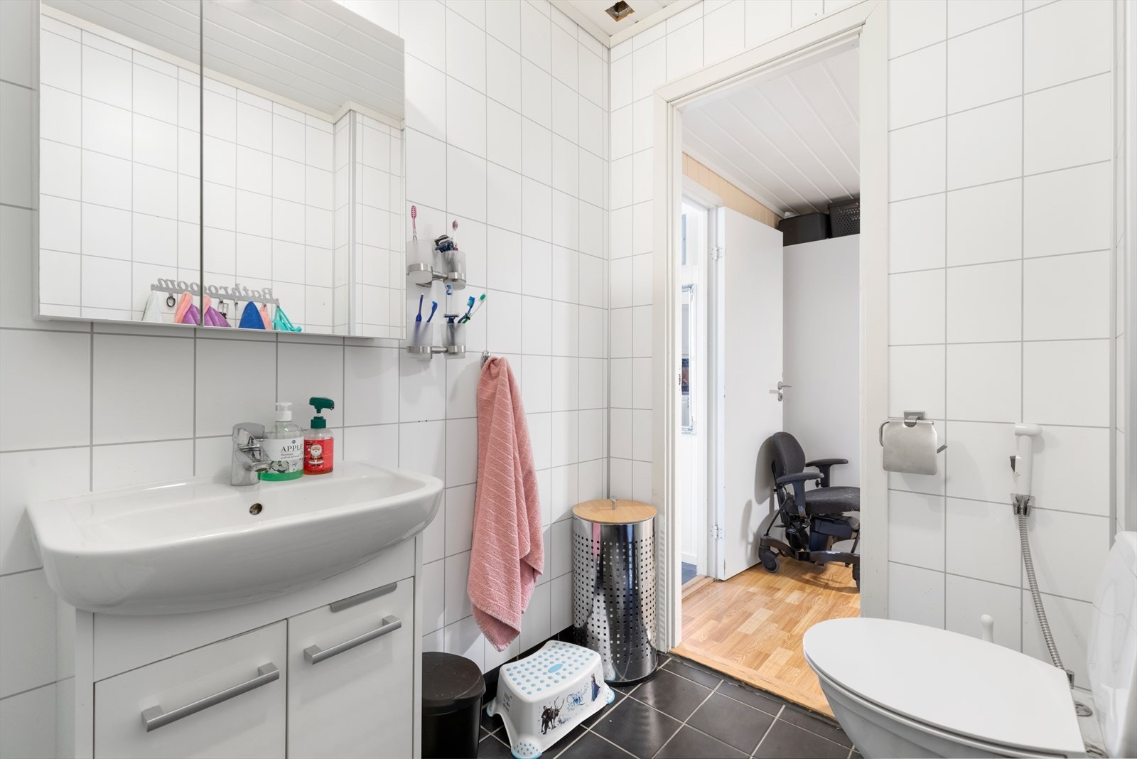 Fliser på gulv og vegger Galleribilde