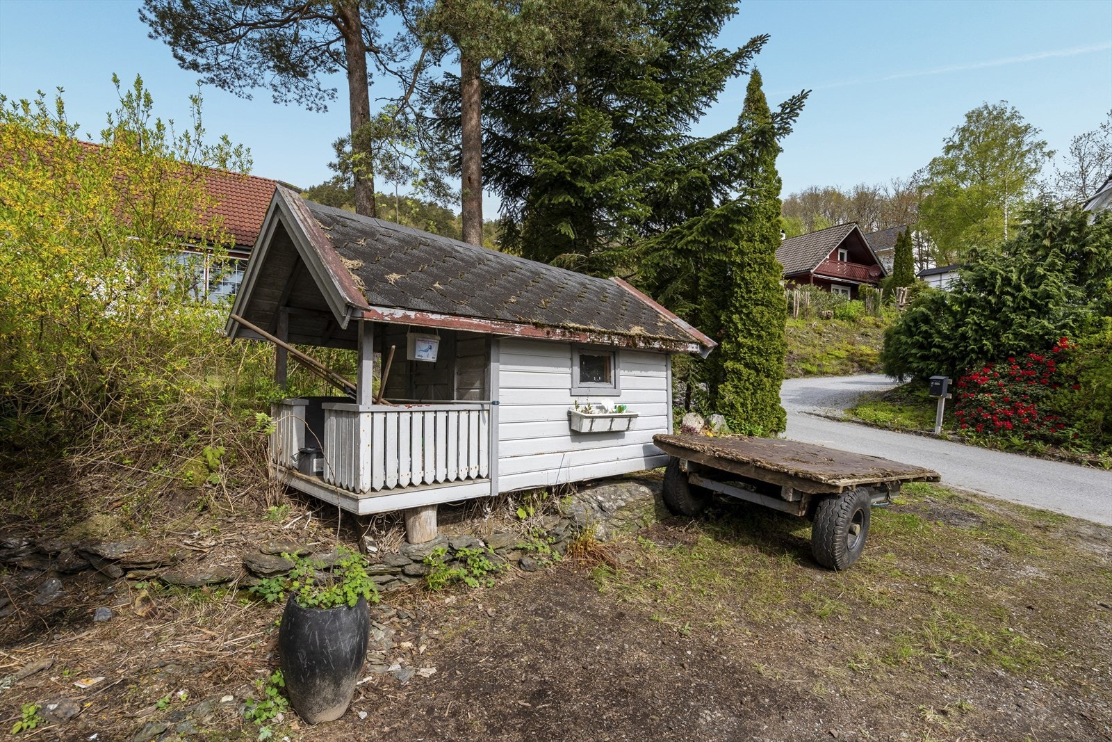 Lekehytten medfølger ikke i handelen og vil bli flyttet før overtagelsen Galleribilde