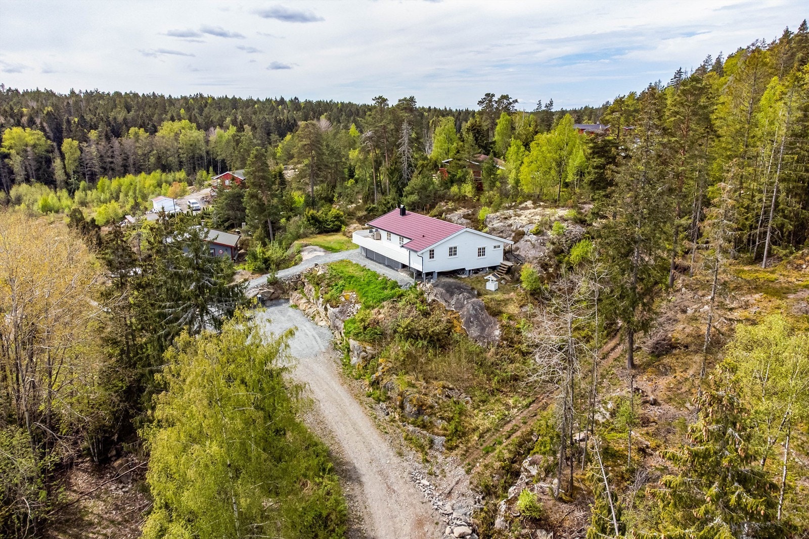 Hytta ble oppført i 1988 og er siden både tilbygget og påkostet i flere omganger frem til helt nylig. Galleribilde