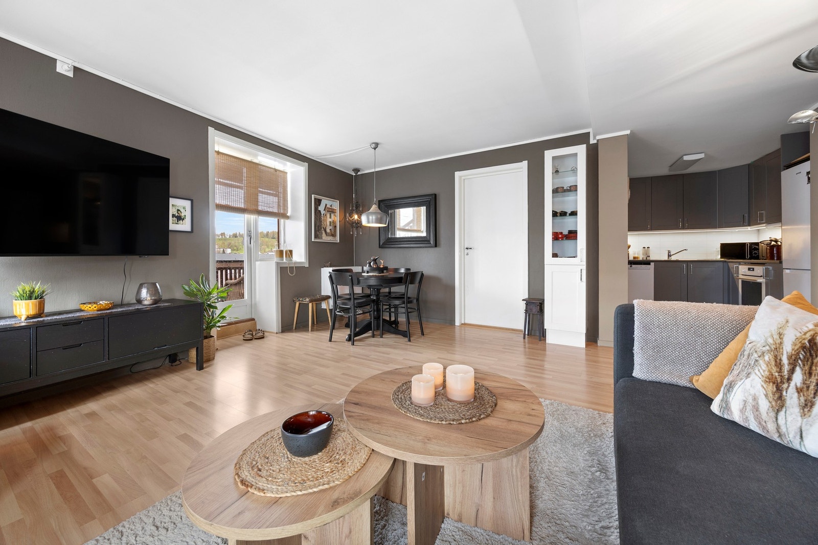 Det er god plass til flere sittegrupper Galleribilde