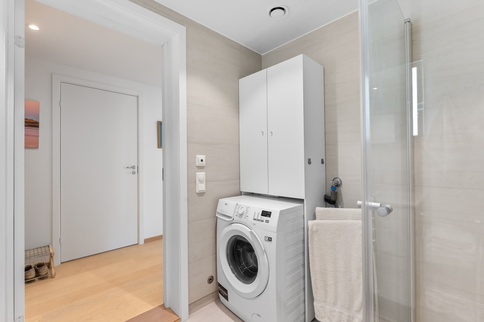Opplegg for vaskemaskin på badet. Galleribilde