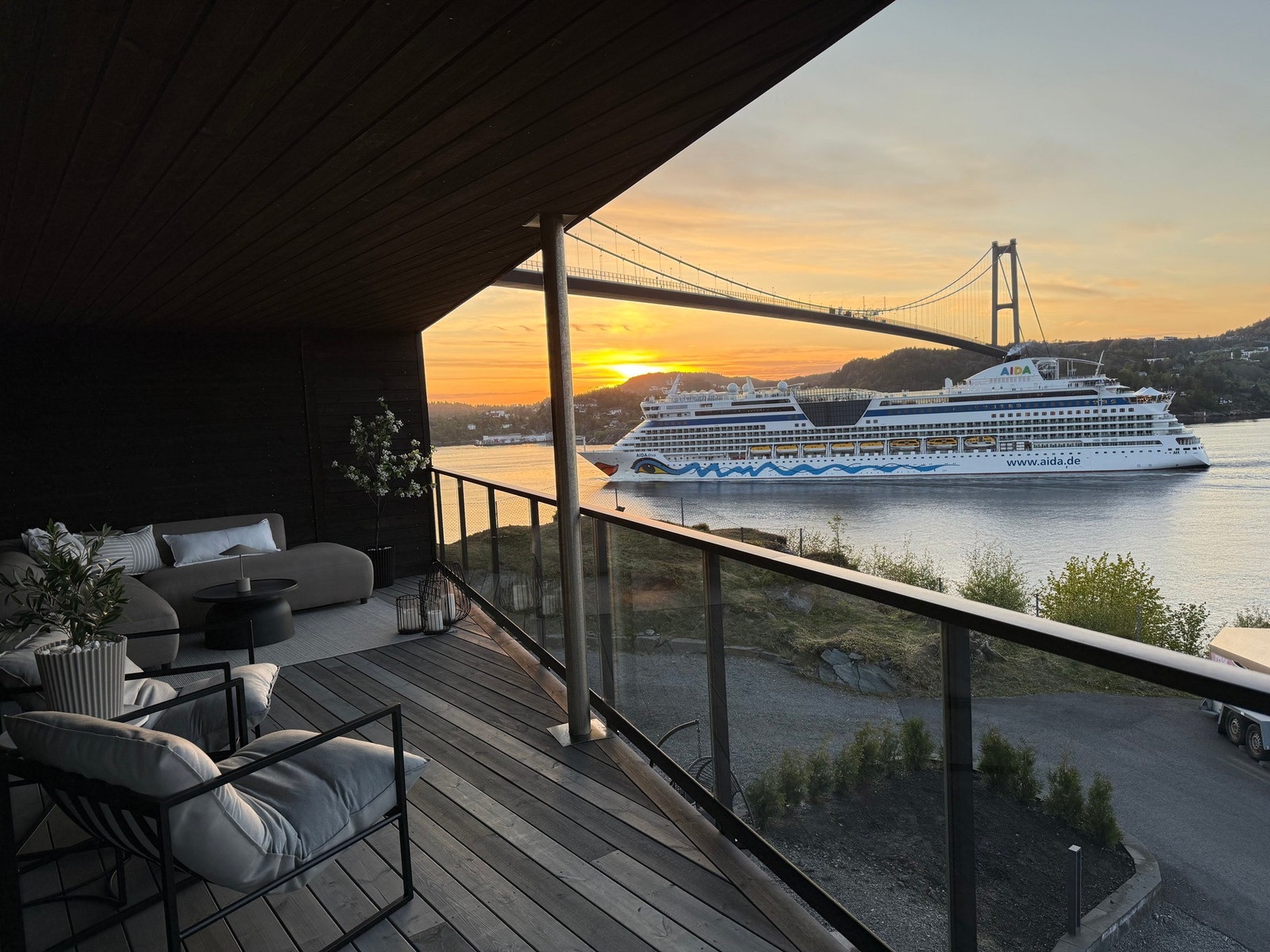 Fra terrassen kan du nyte innselingen.. Galleribilde