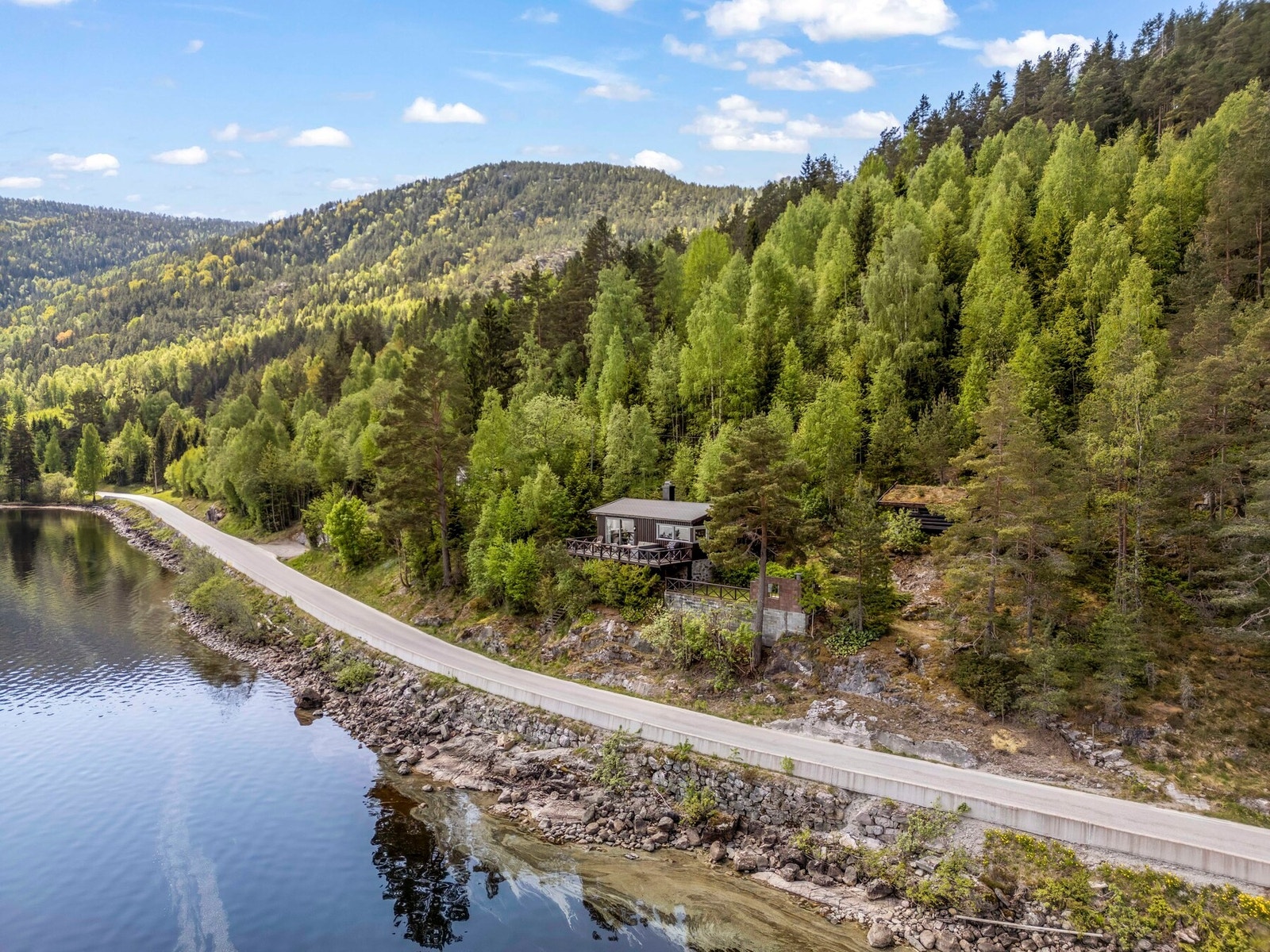 Hyttetomten er på ca. 1,1 mål. Galleribilde