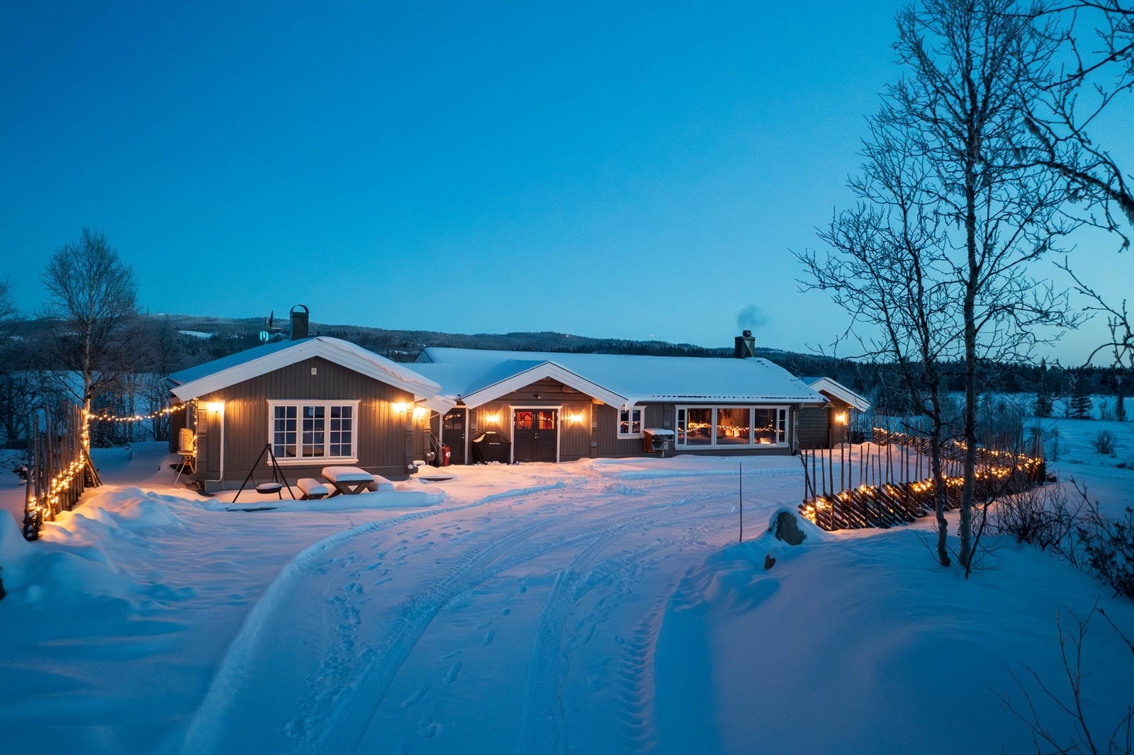 Roen senker seg når du kommer inn på tunet. Galleribilde